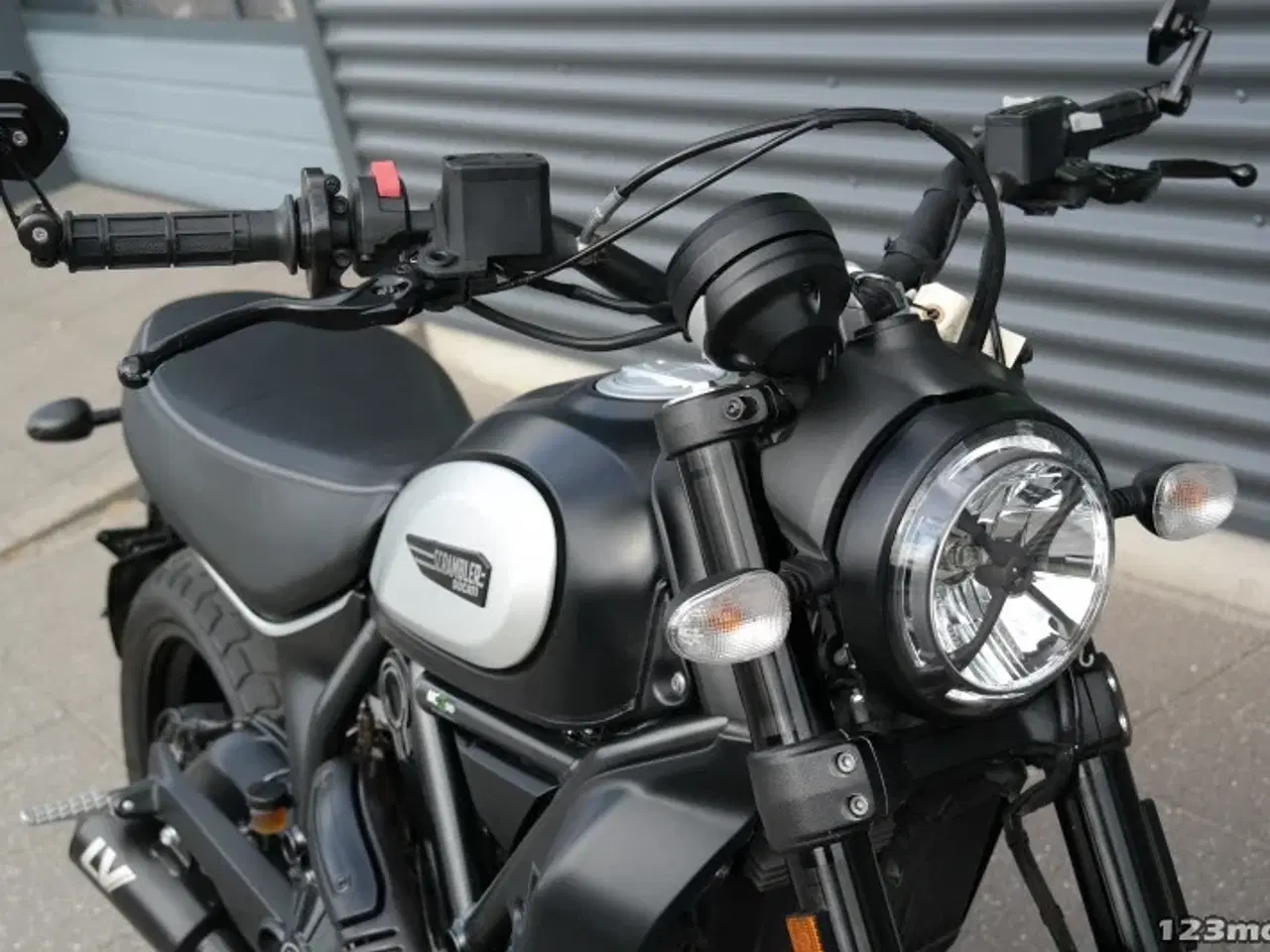 Billede 11 - Ducati Scrambler Icon Dark MC-SYD       BYTTER GERNE