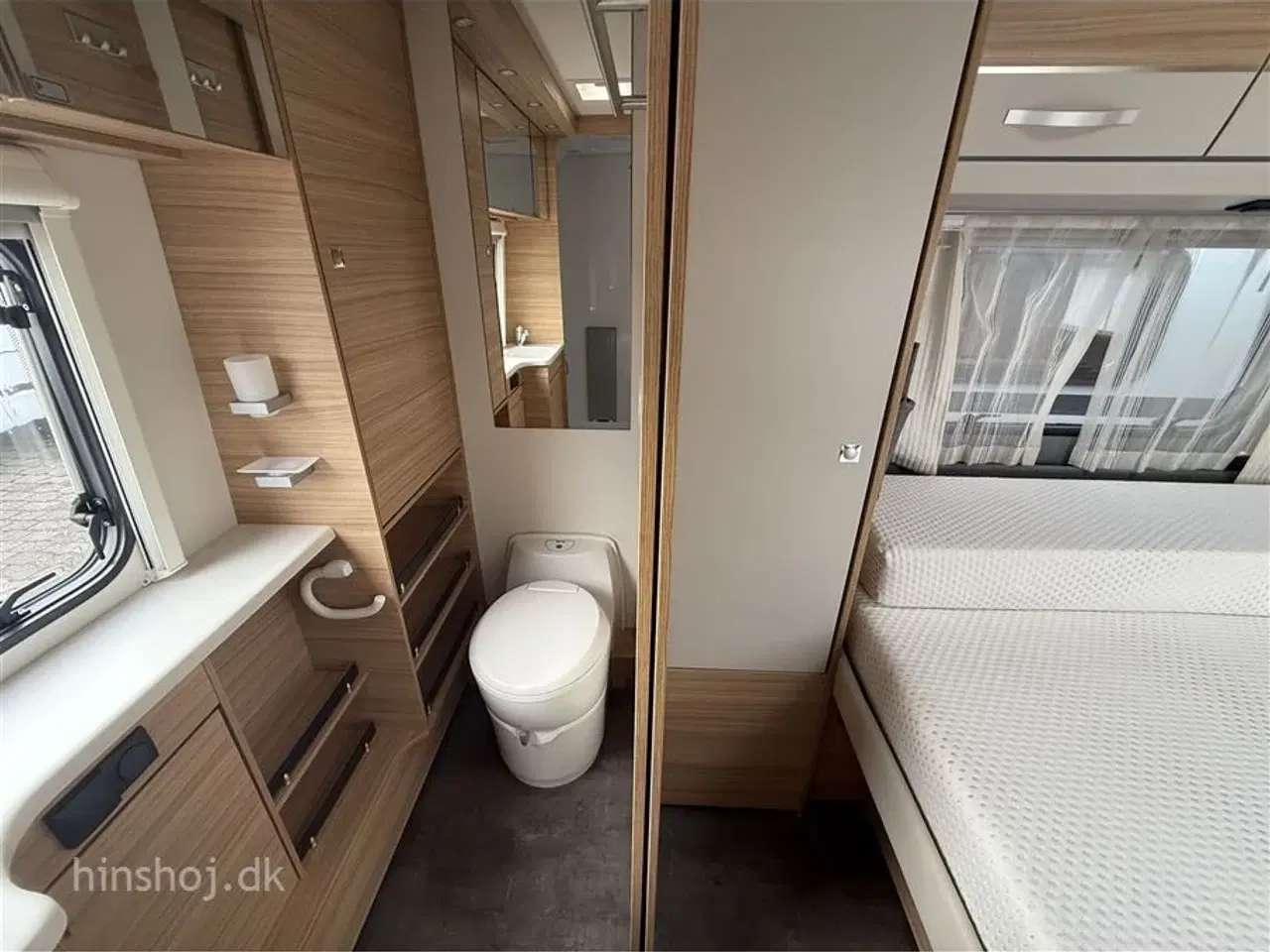 Billede 10 - 2019 - Dethleffs Generation Scandi 695 BQT   Lækker vintervogn med fritstående dobbeltseng og front køkken fra Hinshøj Caravan