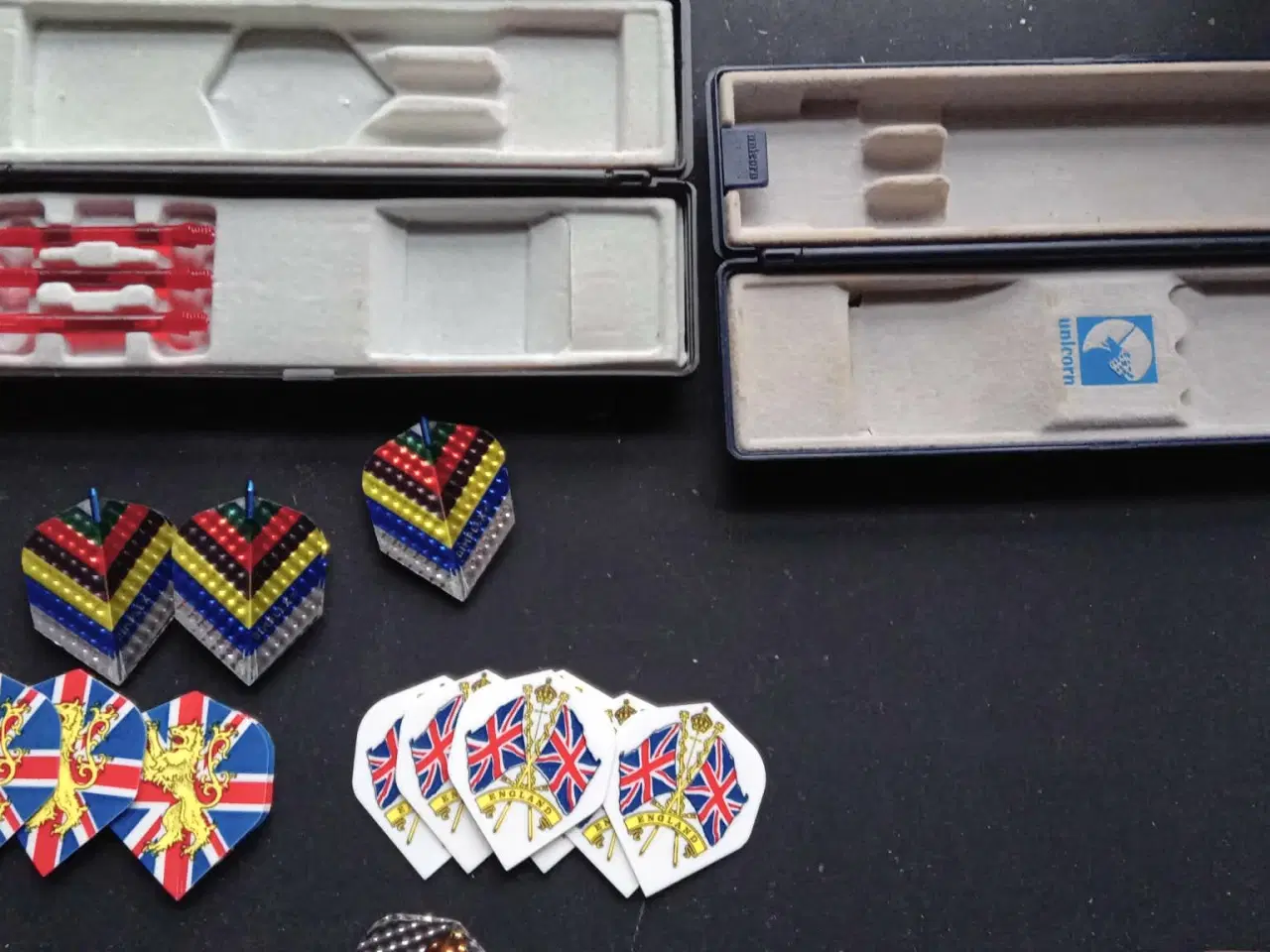 Billede 3 - dartpile +flyers