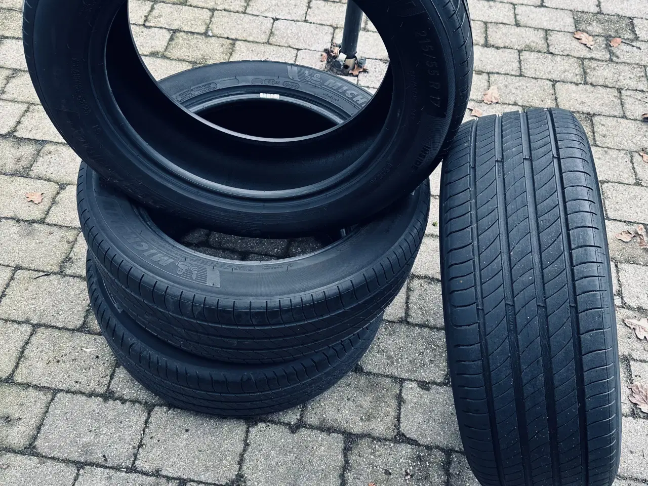 Billede 3 - Michelin sommerdæk, str. 215/55 R17