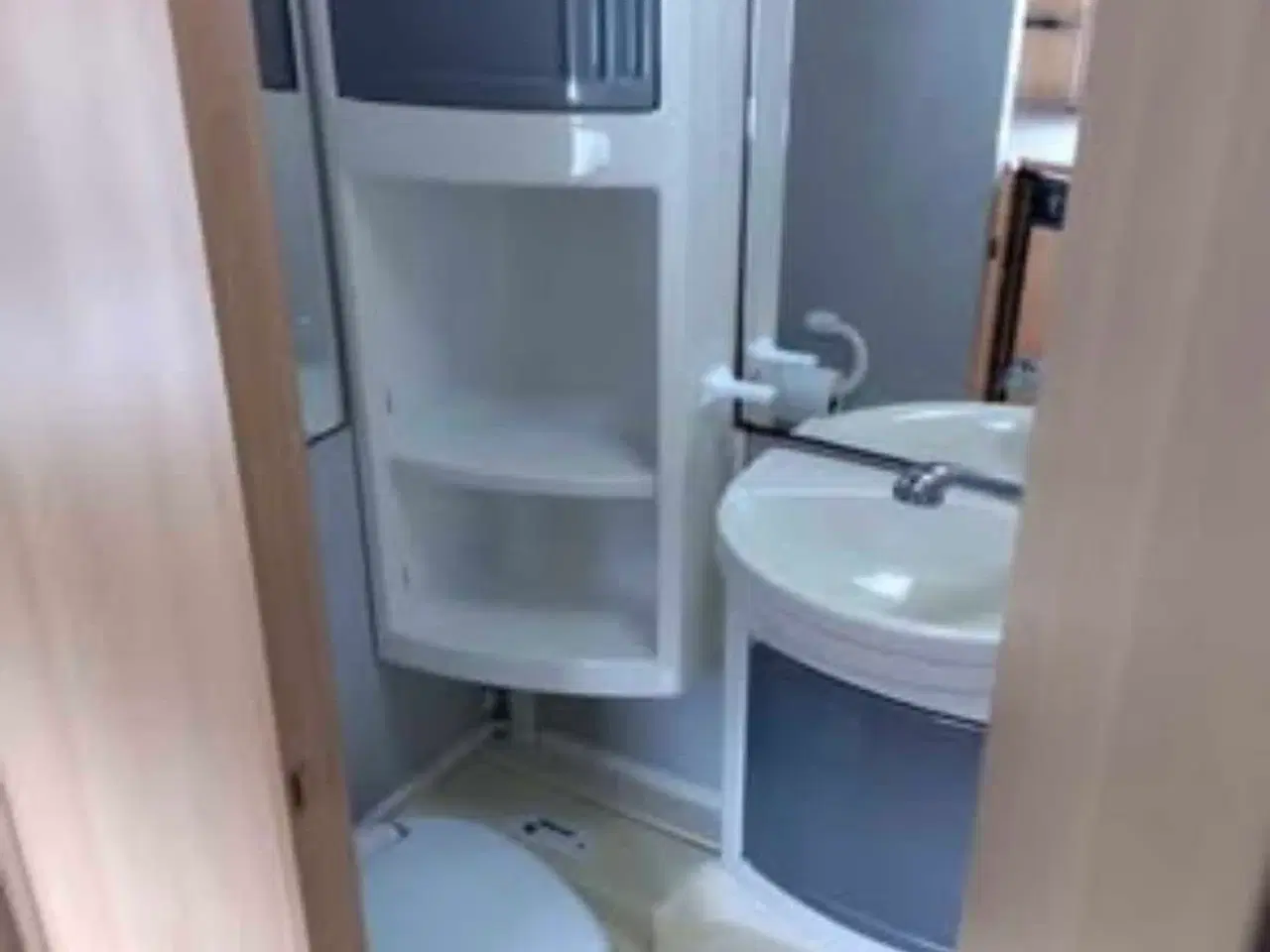 Billede 8 - Campingvogn til leje – 6 sovepladser