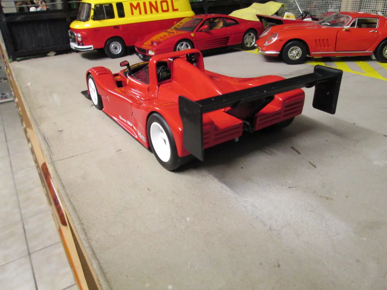 Billede 2 - Modelbil   Ferrari  sp333   Hotwheels  1:18