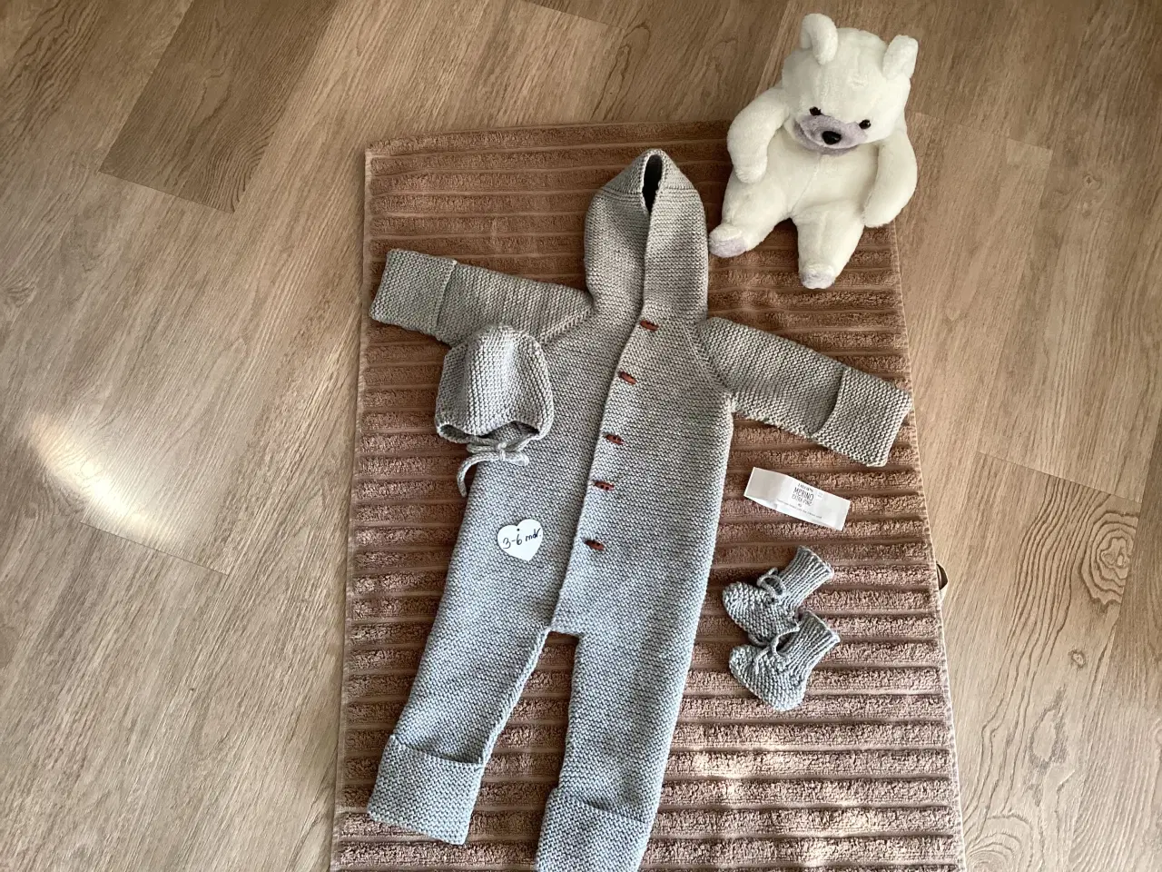 Billede 1 - Håndstrikket Selmas sovedragt med hue og futter 3-