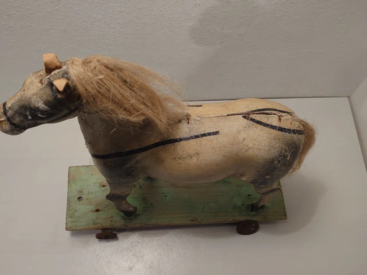 Billede 5 - Gammel sjælden stor hest i træ og papmache.