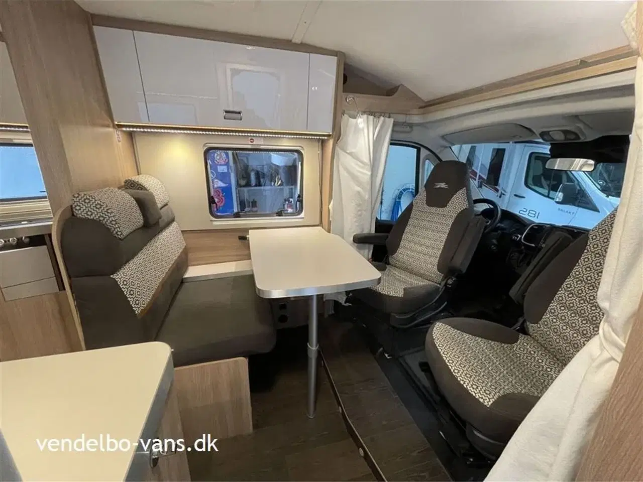 Billede 6 - 2022 - Laika Kosmo Compact 9   Enkeltsenge og automatgear