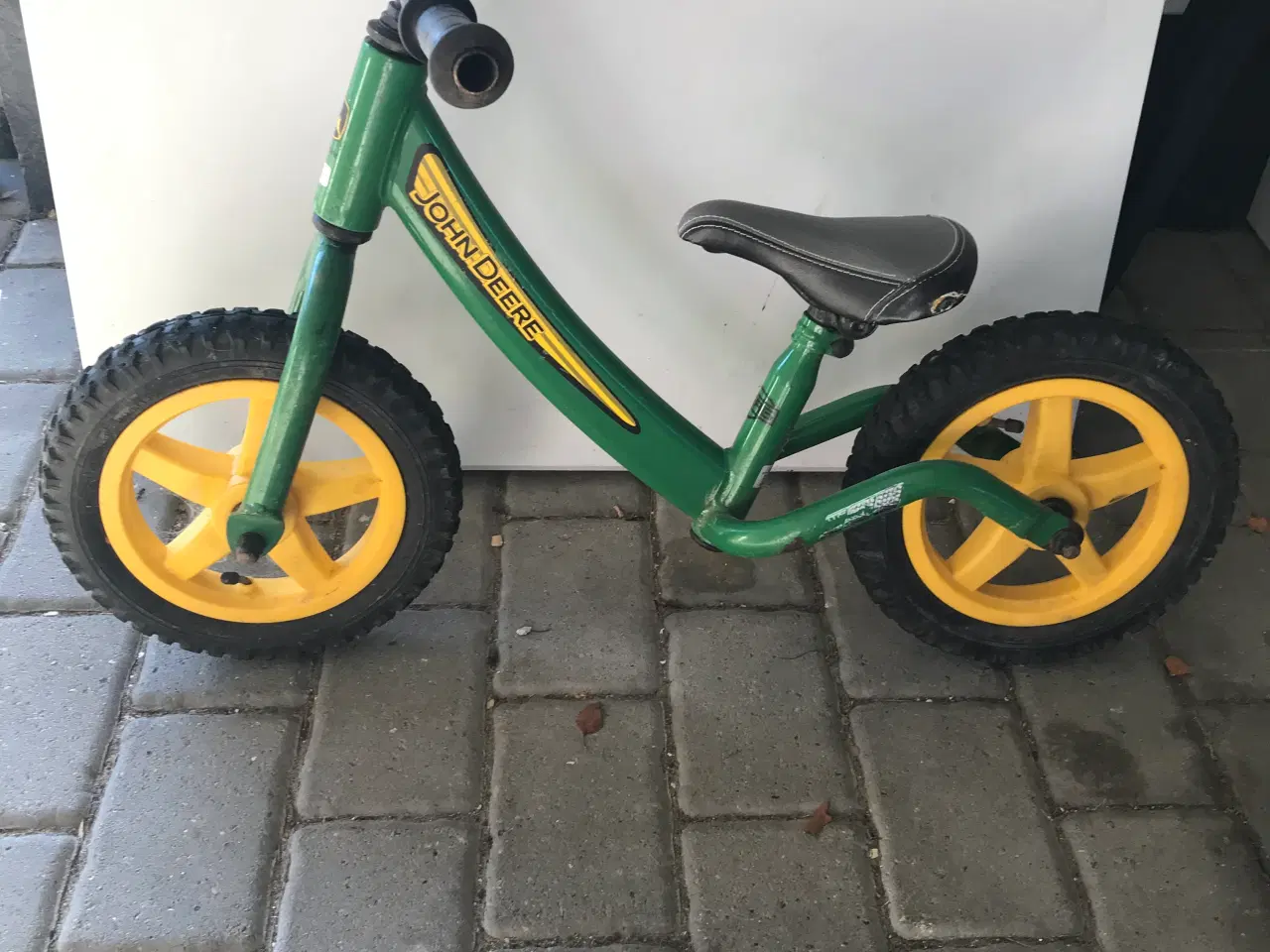 Billede 1 - Løbecykel