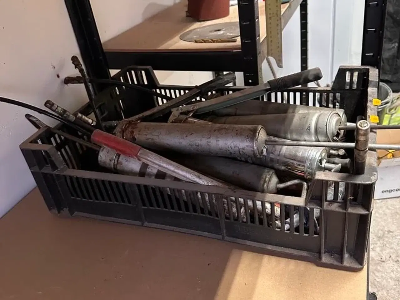 Billede 3 - Kasse med diverse fedtsprøjter