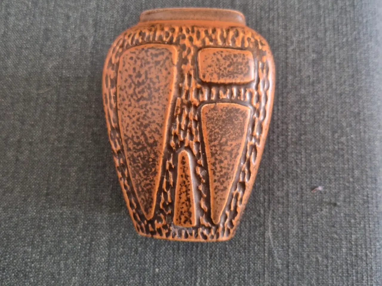 Billede 2 - Lille vase I Johgus keramik fra Bornholm. 