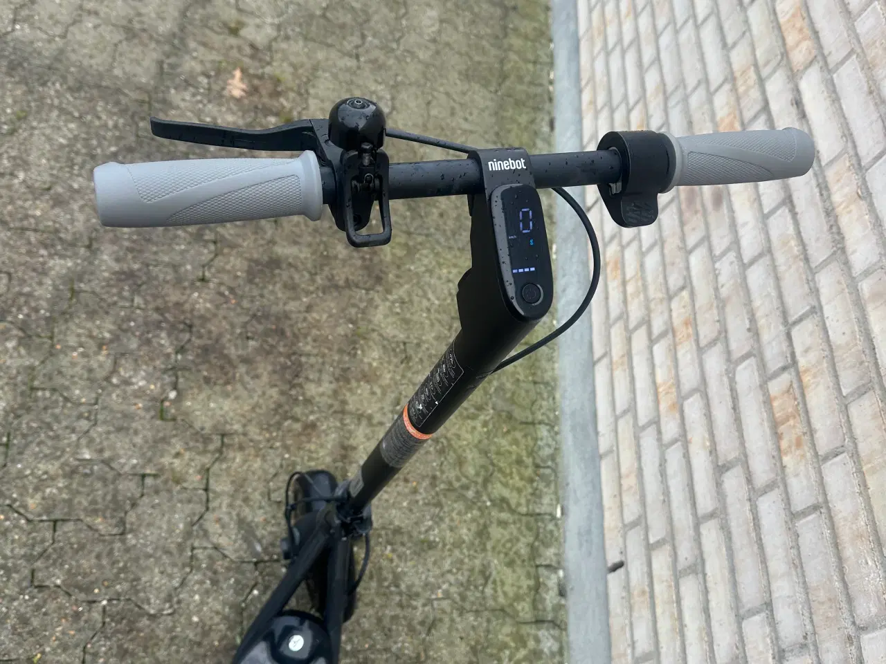 Billede 3 - Ninebot Kickscooter F30 E el-løbehjul