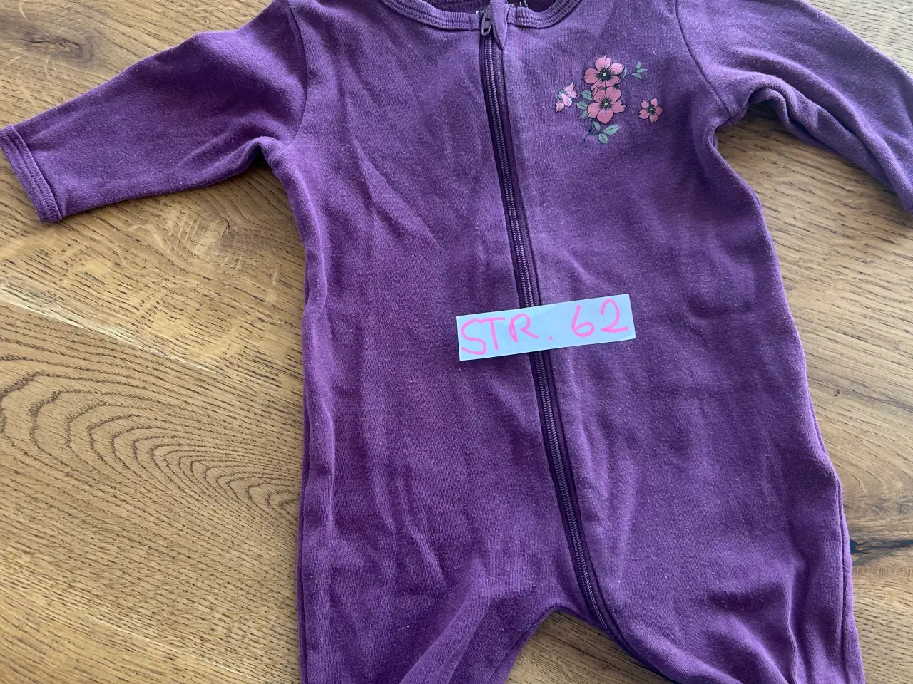 Billede 9 - Babytøj til pige str. 62