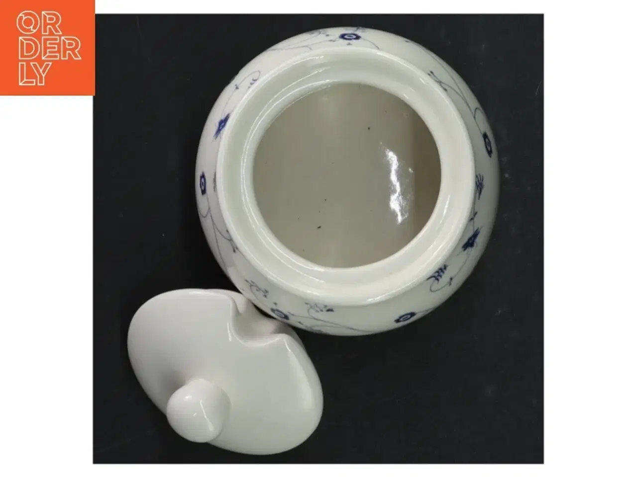 Billede 5 - Porcelænssukkerskål med låg (str. 10 cm. 9 cm i diameter)