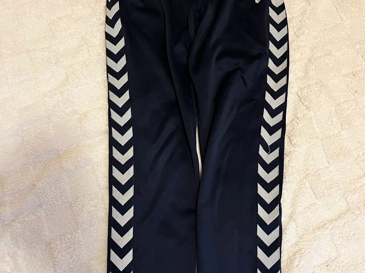 Billede 1 - Joggingbukser fra Hummel 