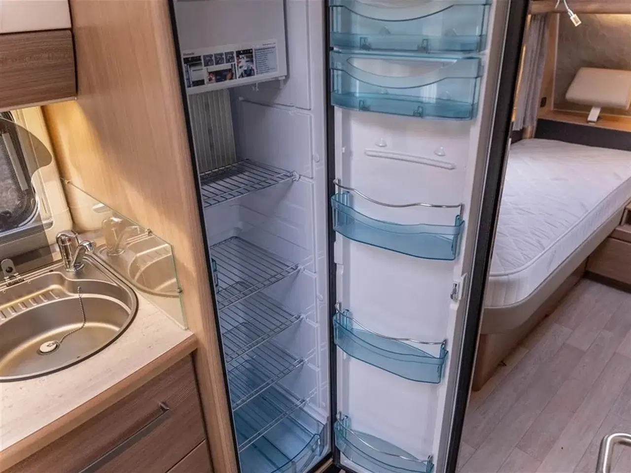 Billede 17 - 2016 - Fendt Bianco Selection 515 SG Rummelig kvalitetsvogn med enkeltsenge