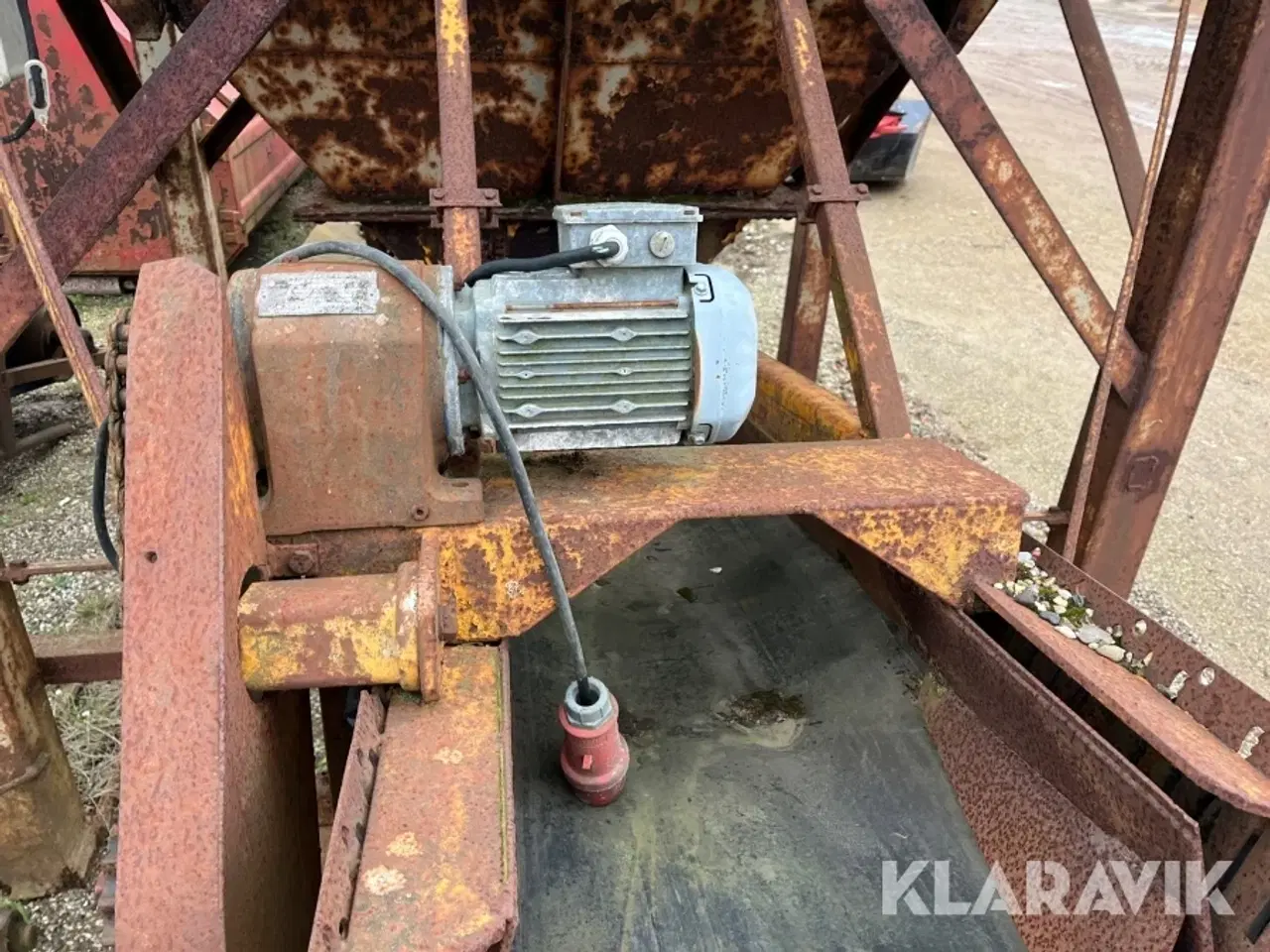 Billede 7 - Fødekasse med udleveringsbånd