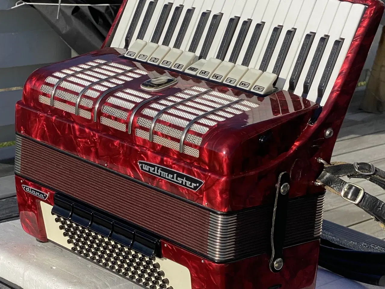 Billede 6 - Flot og velspillende Weltmeister harmonika sælges