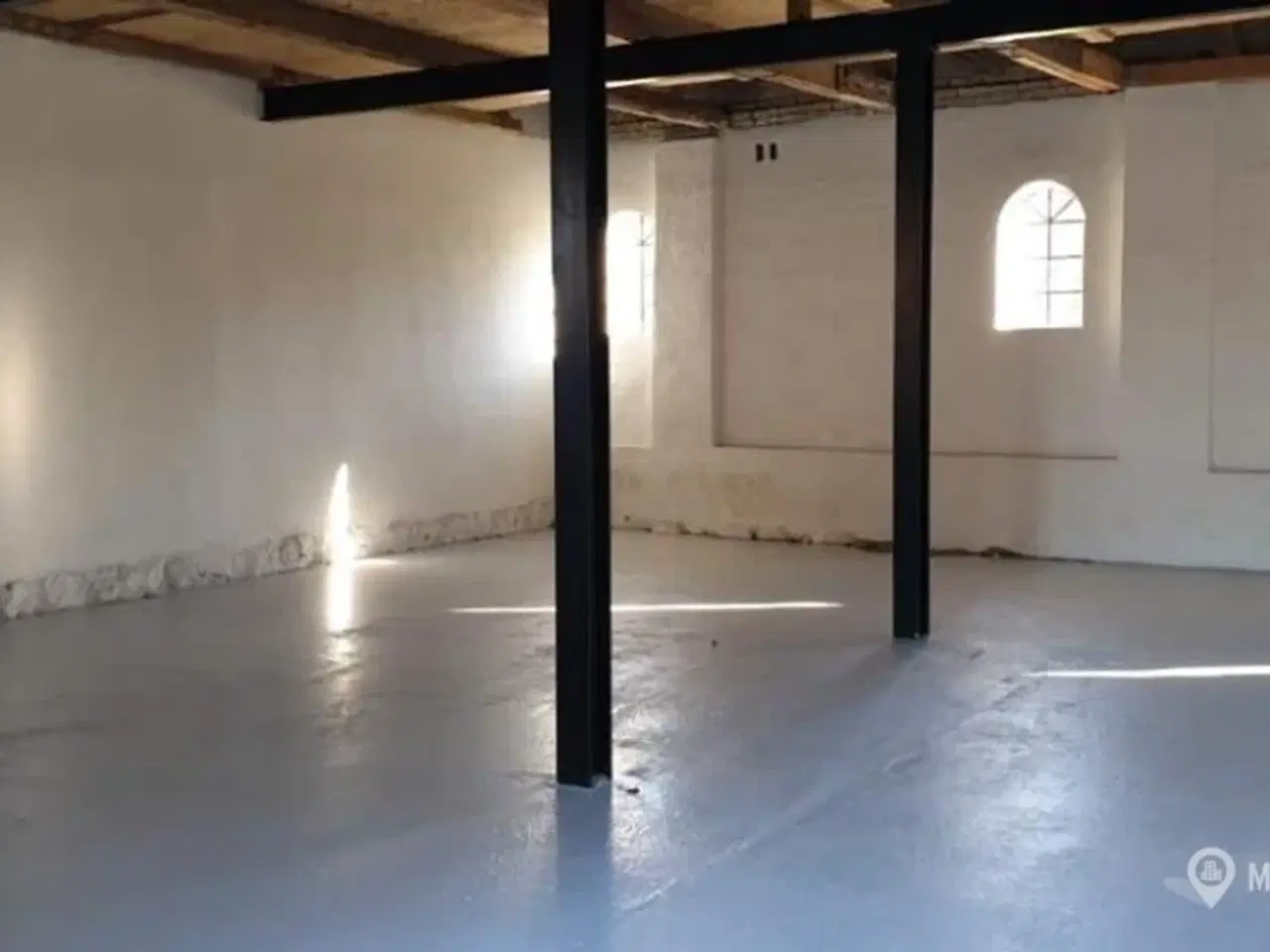 Billede 1 - Udlejning af rummelig lade til opbevaring – 146 m²