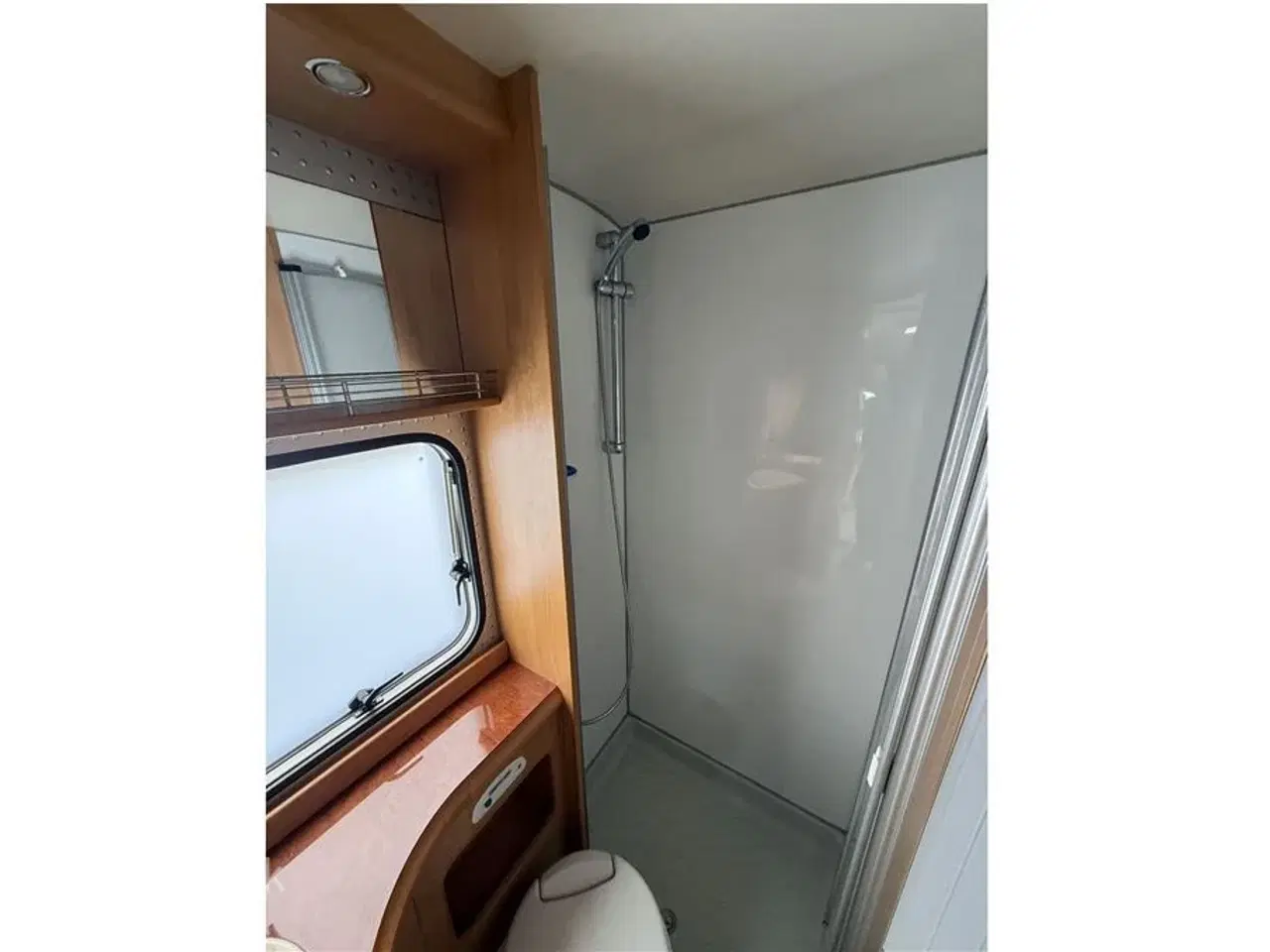 Billede 9 - 2005 - Hobby Siesta 600 FC   Autocamper med lav fransk dobbeltseng fra Hinshøj Caravan