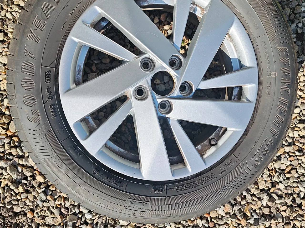 Billede 1 - 4 stk originale VW fælge med Goodyear sommerdæk