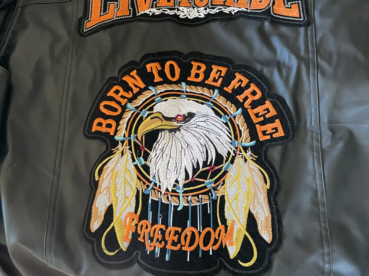 Billede 3 - Vest med broderi 