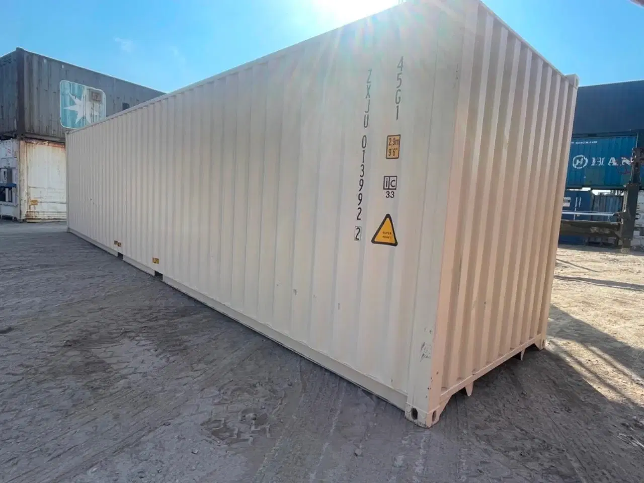 Billede 1 - Står i Hvidovre NY 40 fods HC Container i Cremfarv