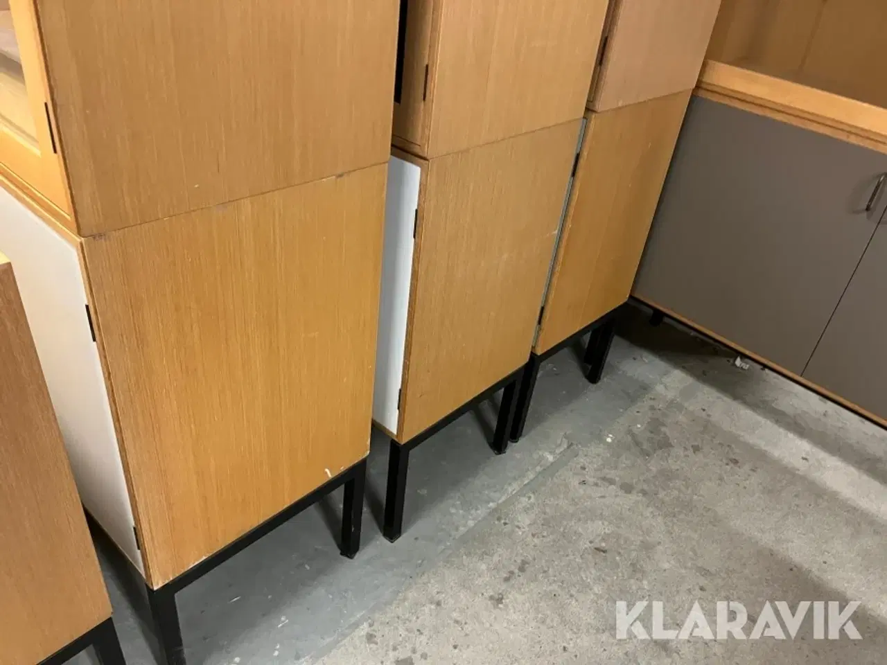 Billede 4 - Skabe med glaslåger 6 styk