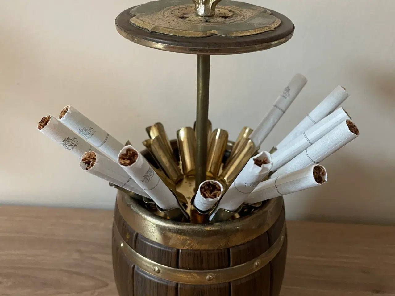 Billede 4 - Flot gammel tøndeformet cigaretholder fra 60’erne 