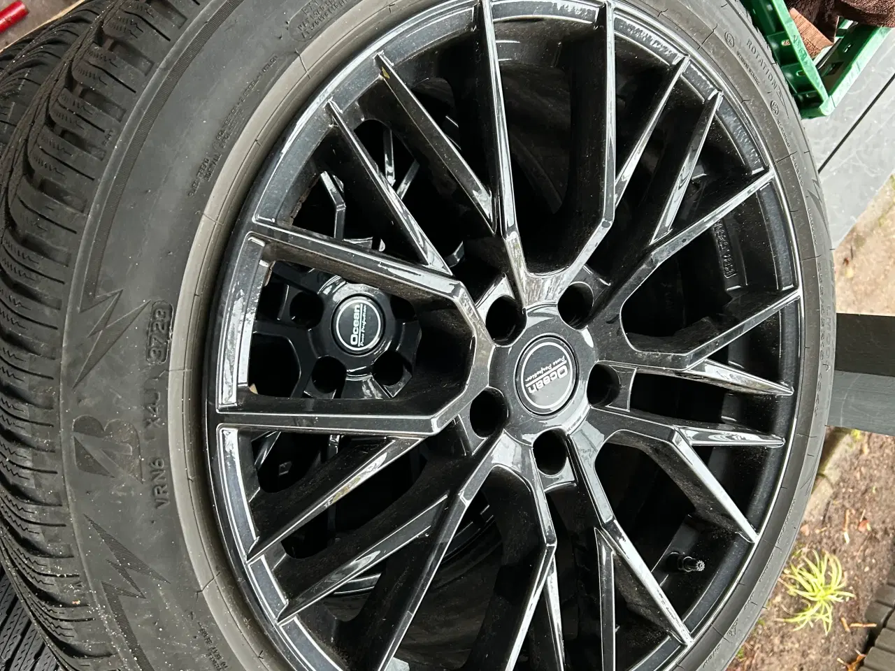 Billede 2 - Sorte alufælge med vinterdæk