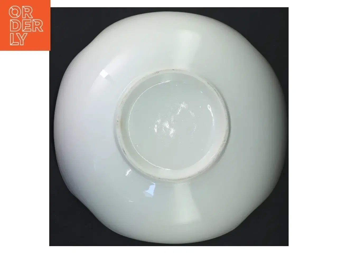 Billede 3 - Hvid skål med bølgekant (str. Ø 24x11 cm)