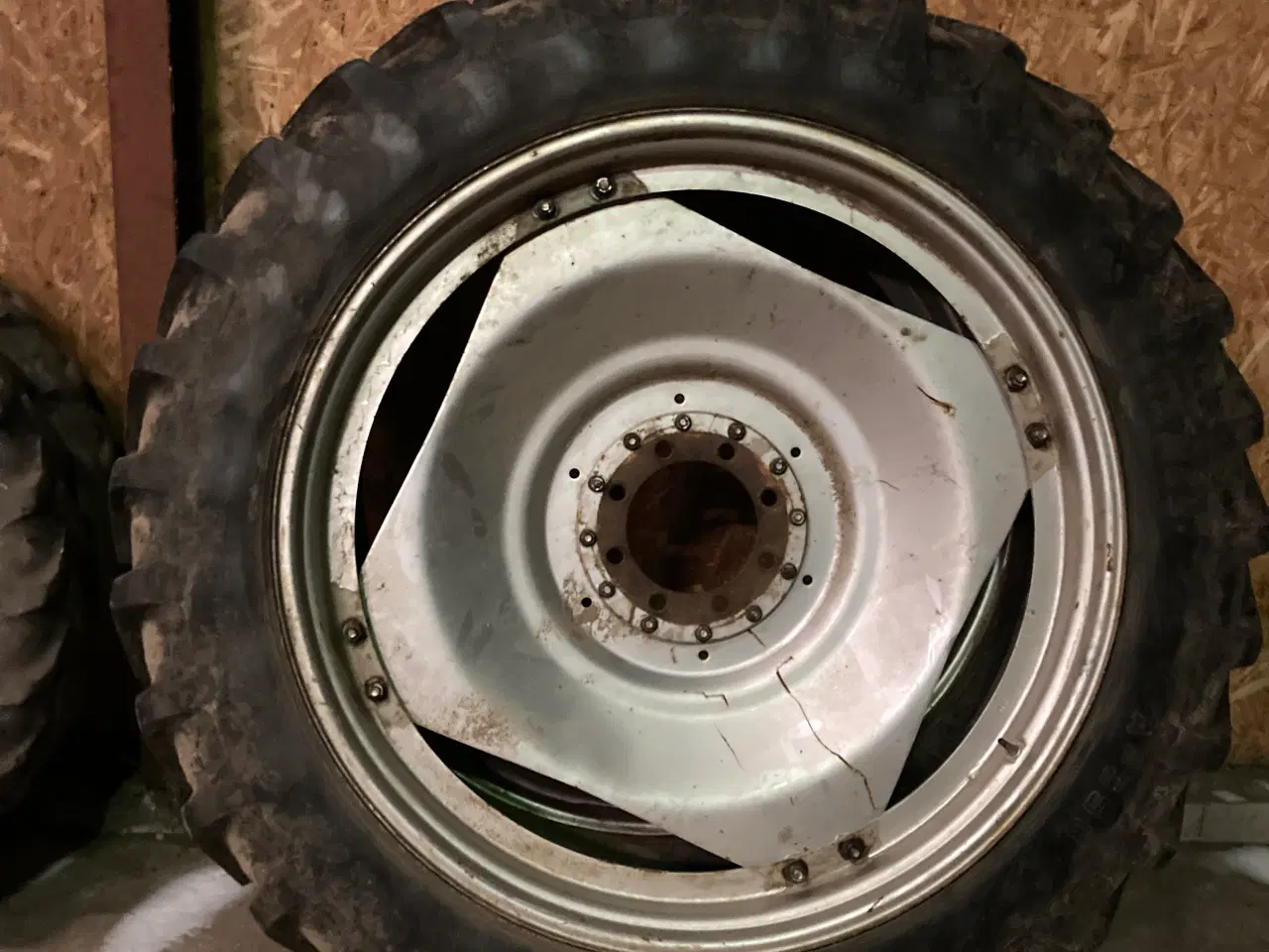 Billede 4 - Sprøjtehjul 13,6 48 - 230/95 R36
