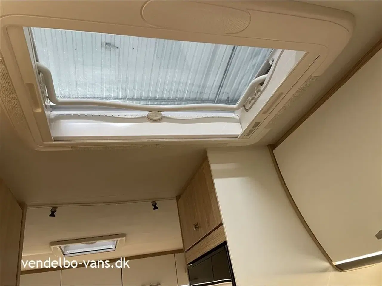 Billede 2 - 2022 - SunLight T 67   Enkeltsenge og kun 6,95 m længde