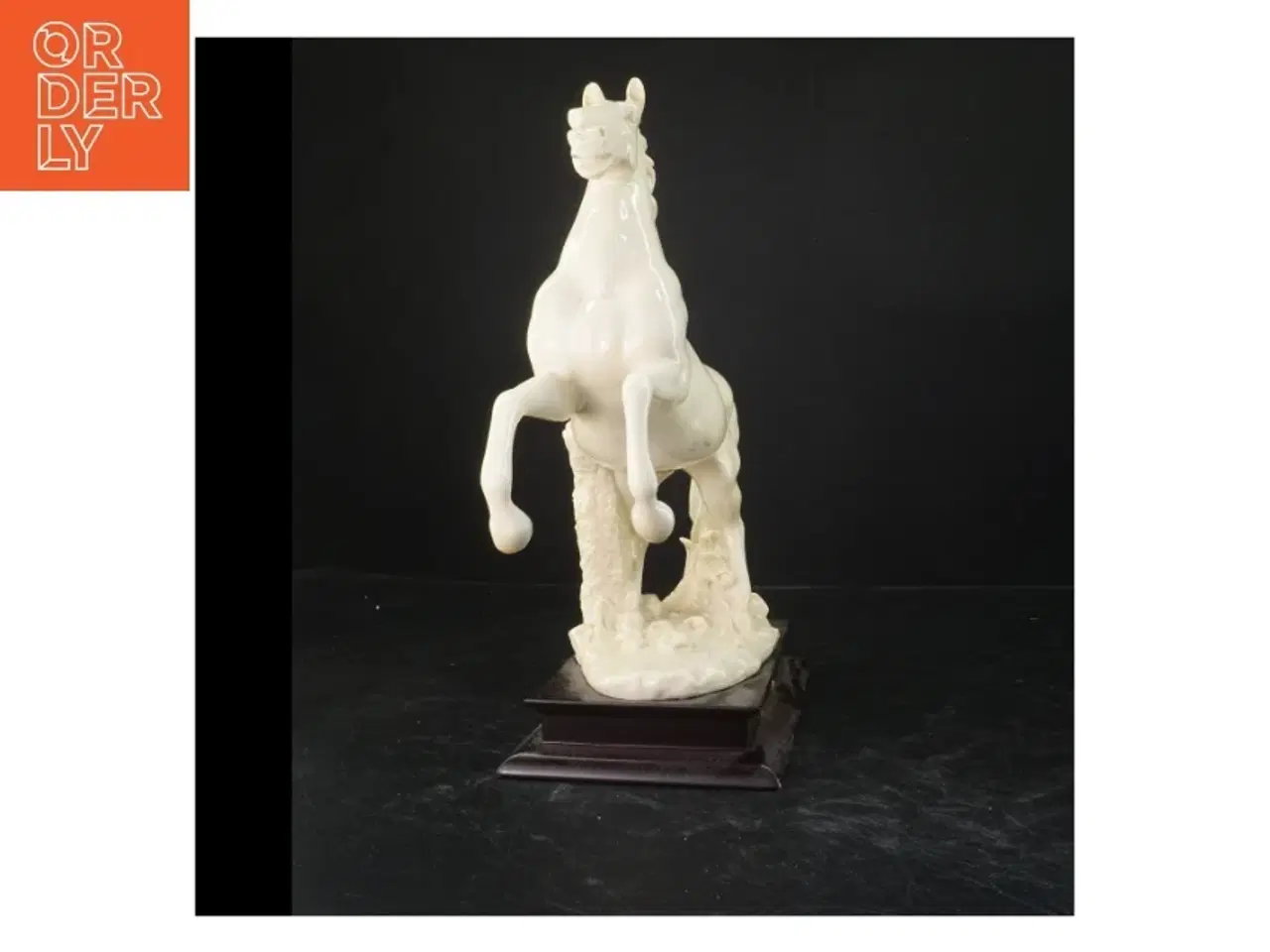 Billede 3 - Stående hesteskulptur (str. 36 cm)
