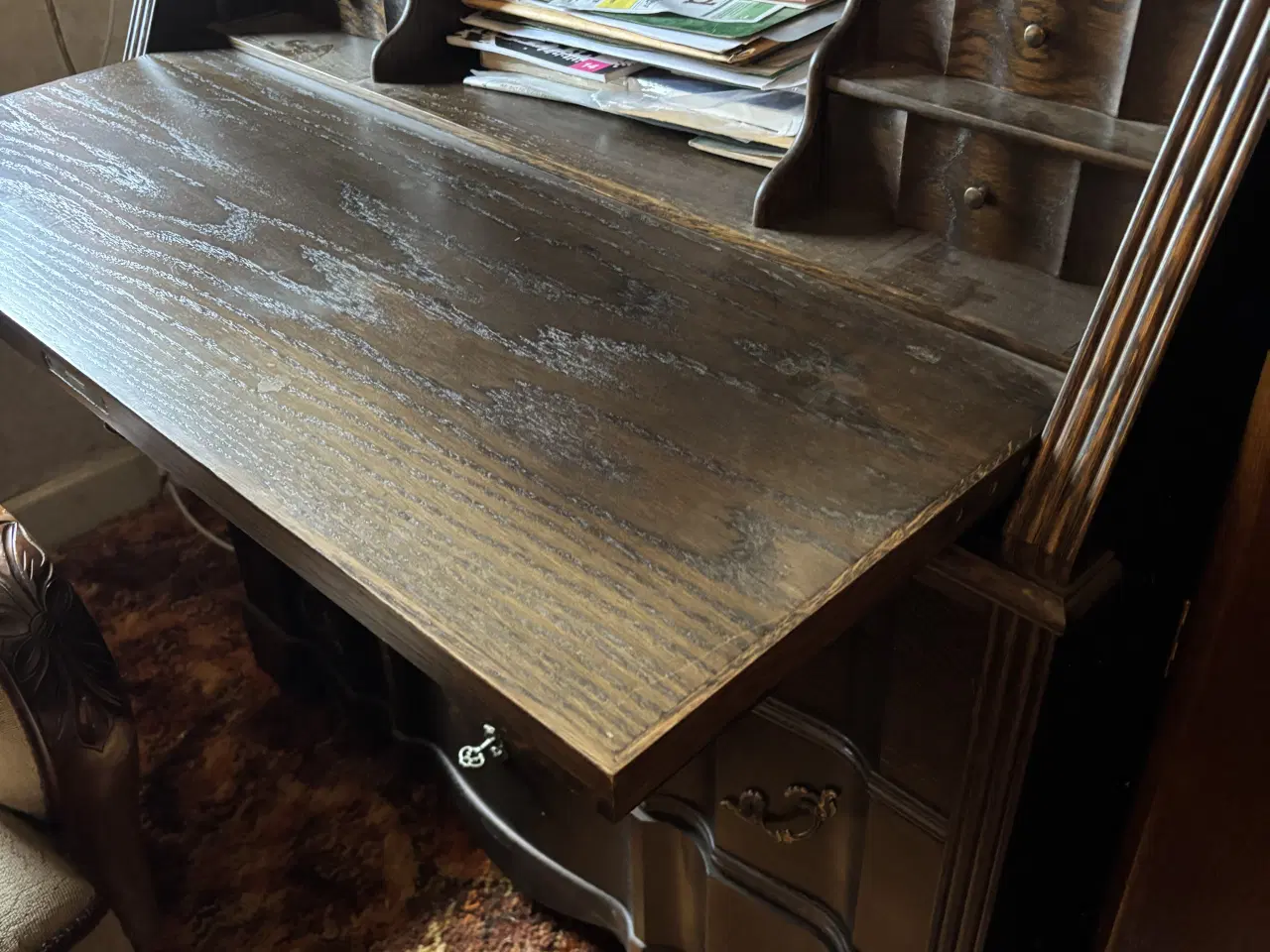 Billede 1 - Hjørneskab med glaslåger og chatol med skrivebord 