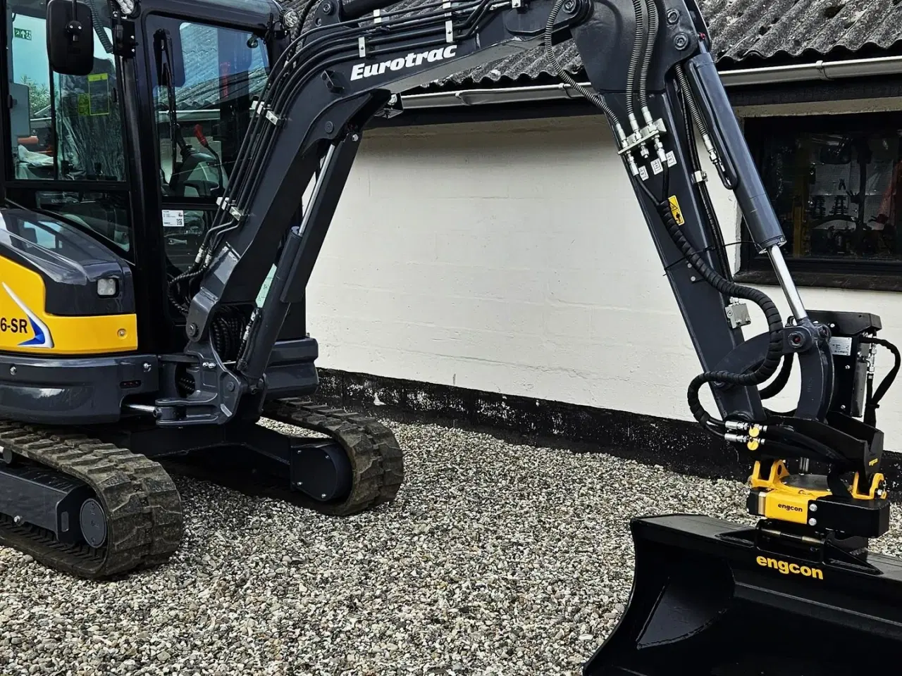 Billede 2 - Eurotrac HE26-SR / fabriksny / Engcon rotortilt / Yanmar motor / skovlsæt