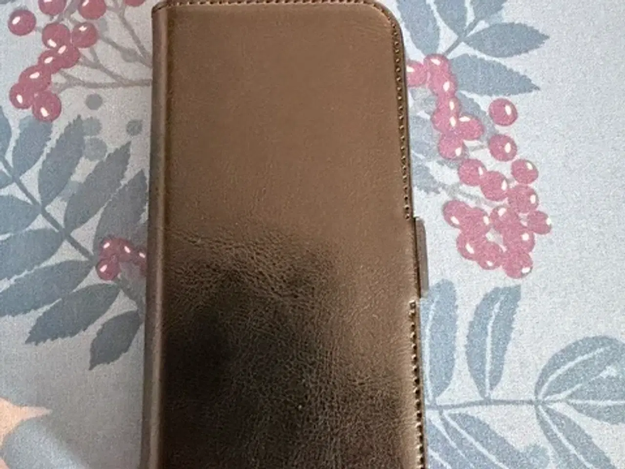 Billede 1 - Sort Qialino cover i ægte læder til Iphone 17 Pro