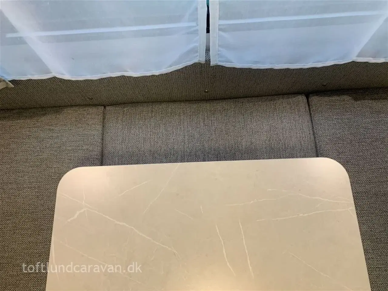 Billede 13 - 2025 - Hobby On Tour 460 DL    aut. HOBBY forhandler. NY 2025 ENKELTSENGE m/lameludtræk. NU PÅ LAGER klar til omgående levering.