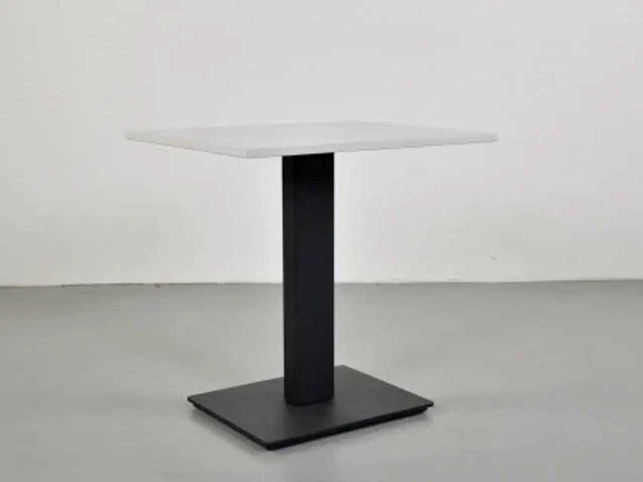 Billede 3 - Cafebord med lysegrå plade og antracit fod.