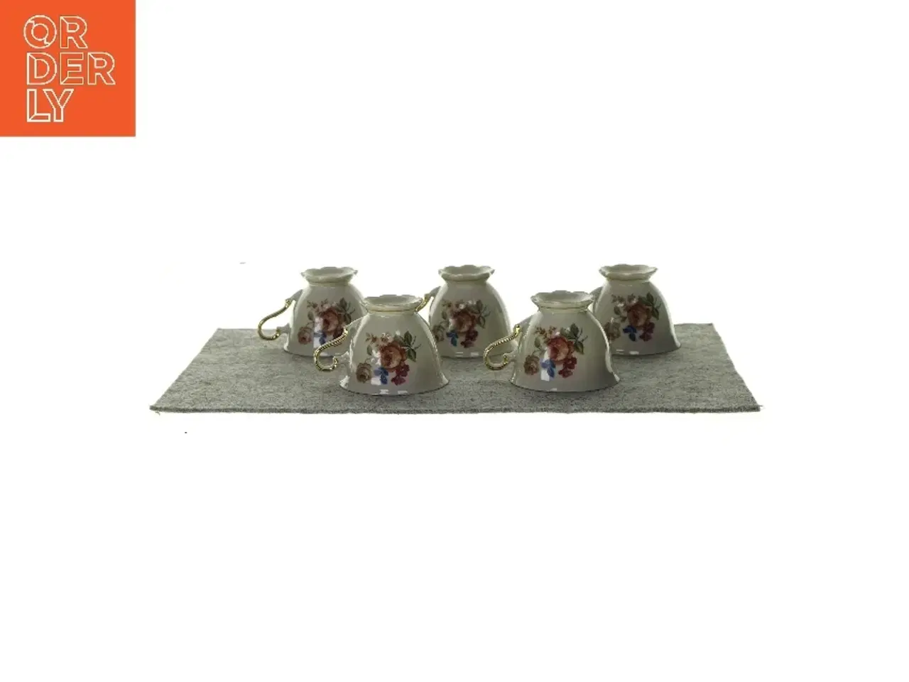 Billede 2 - Kopper med blomsterprint (5 stk.) fra Bucka&Nissen (str. HØ: 8x9cm)