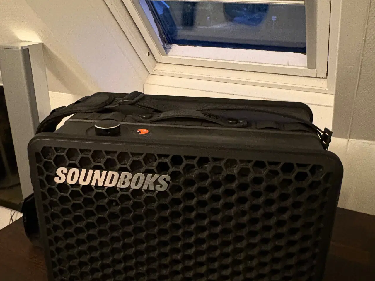 Billede 2 - UDLEJES - Soundboks go med rem