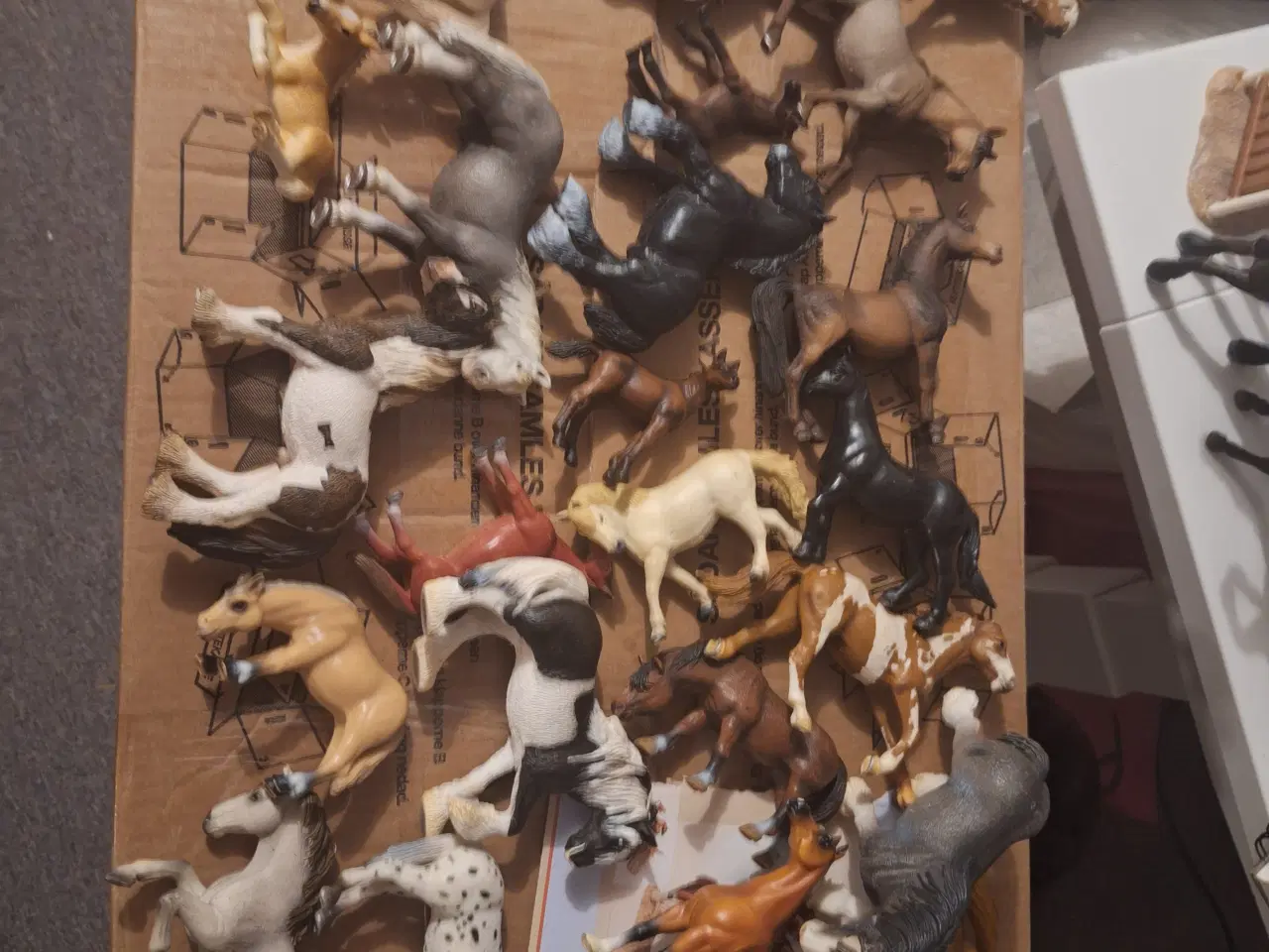 Billede 2 - Schleich heste, Stald/lade, og mere tilbehør 