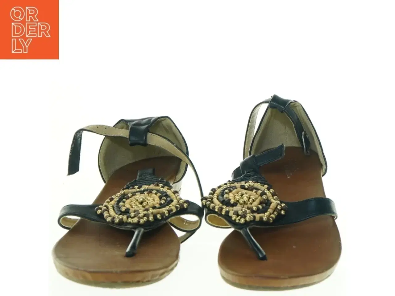 Billede 8 - Sorte sandaler med perledetaljer (str. 39)