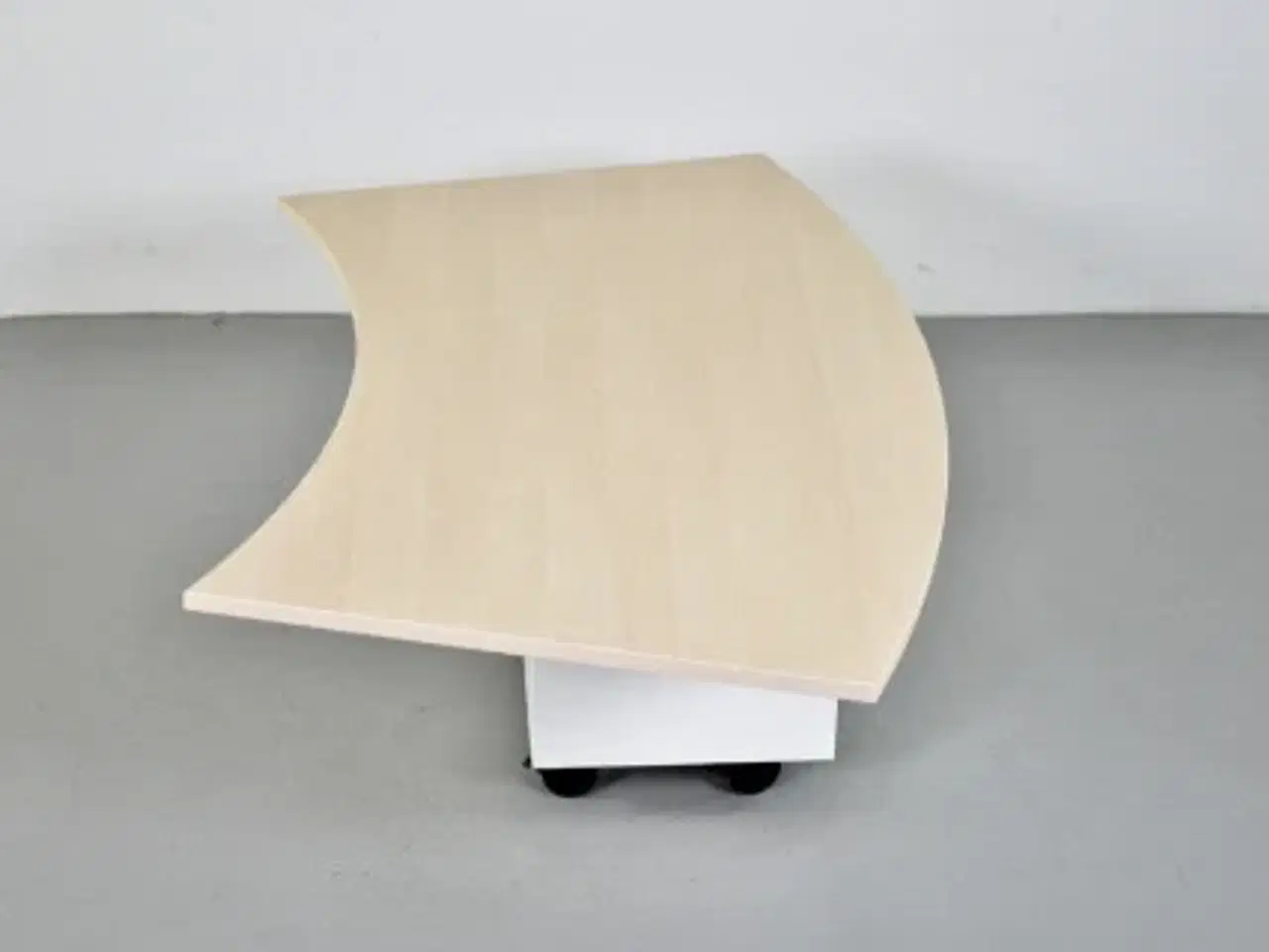 Billede 4 - Buet bordplade med birkelaminat og abs kant, 165 cm.