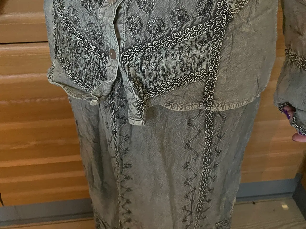 Billede 6 - Sæt med nederdel og bluse - Blågrå - Str. XL