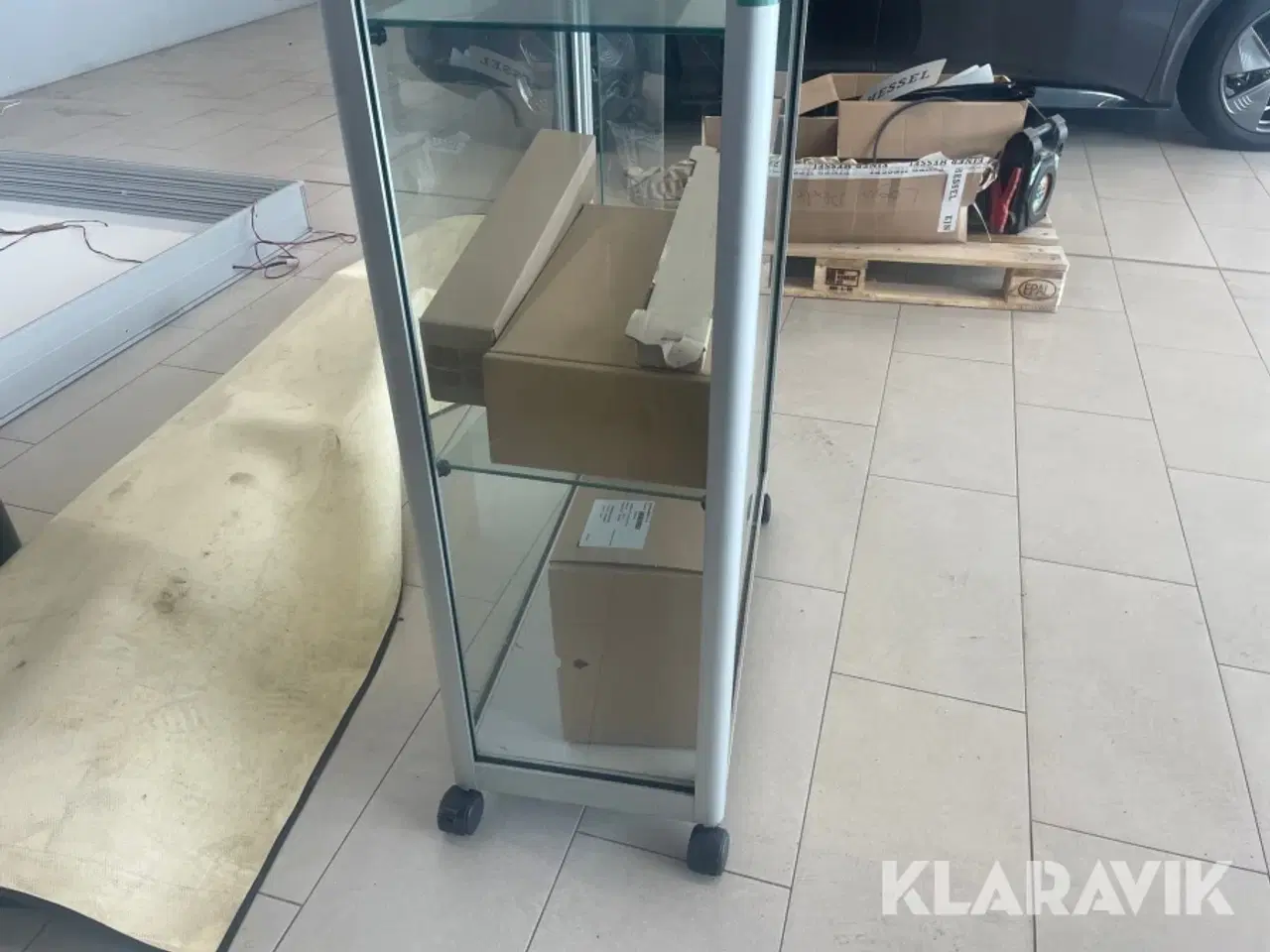 Billede 3 - Glas skab