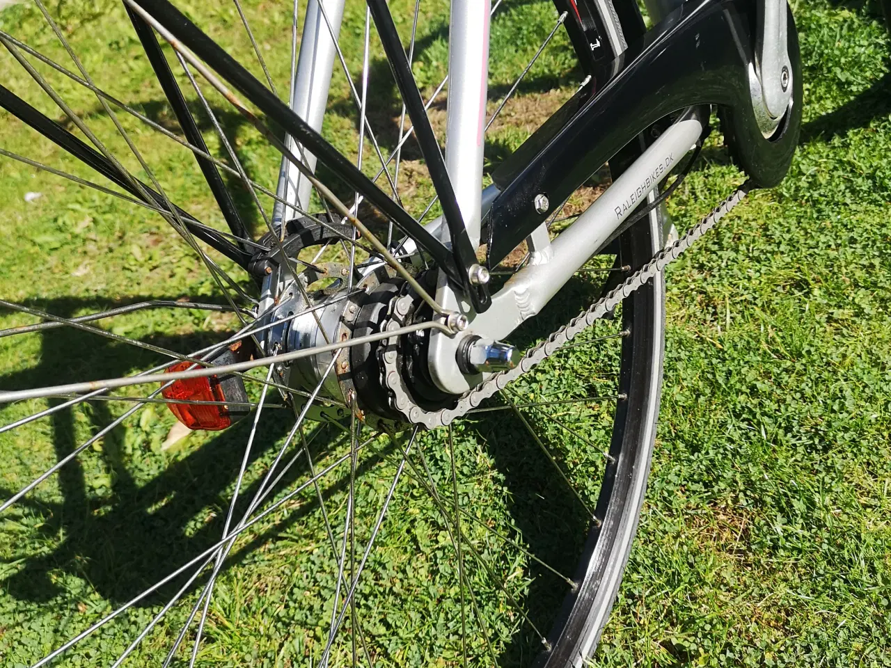 Billede 13 - RALEIGH 28"  52cm  Lås, nye dæk, ny kæde, 7 gear, 