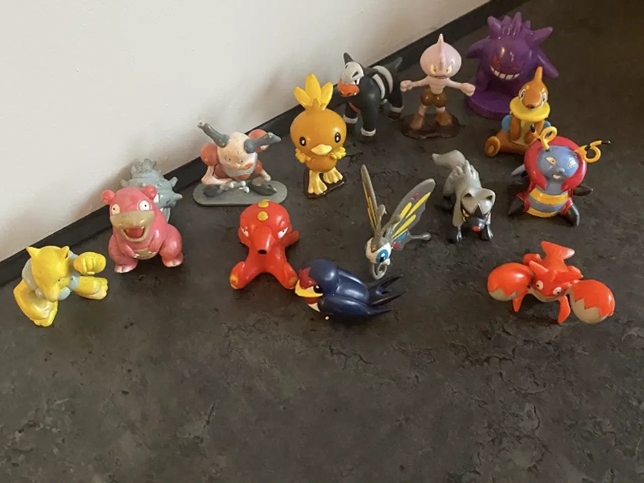 Billede 1 - Gamle pokemon figurer sælges. 