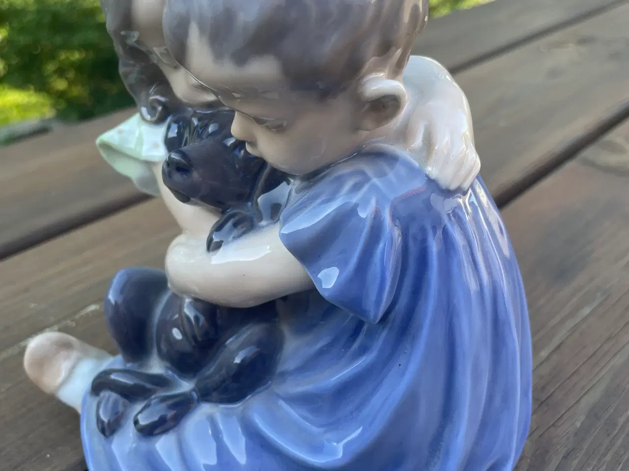 Billede 3 - Figur To piger med gravhund (Royal Copenhagen)