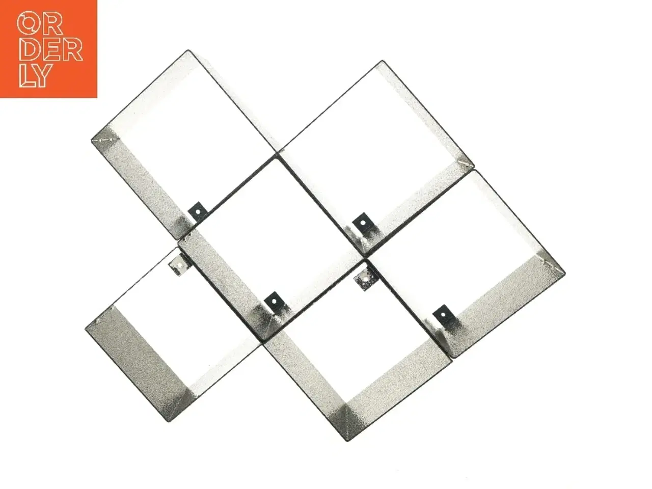 Billede 1 - Metal væghylder (str. 3 stk 43x21,5 cm)