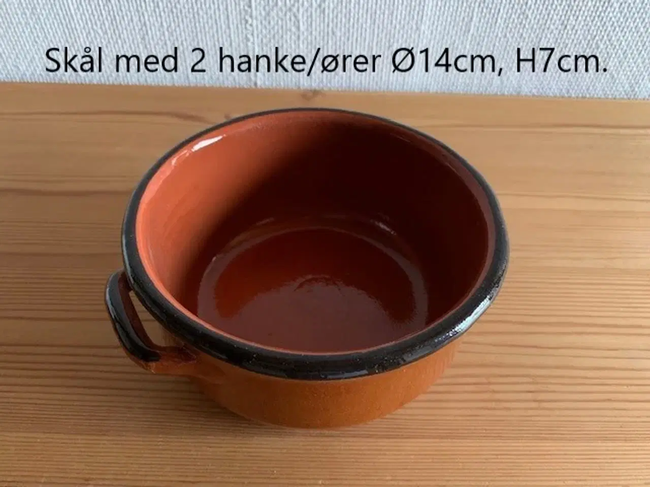 Billede 7 - Saks - køkkenrulleholder - smørsmelter - krus m.m.