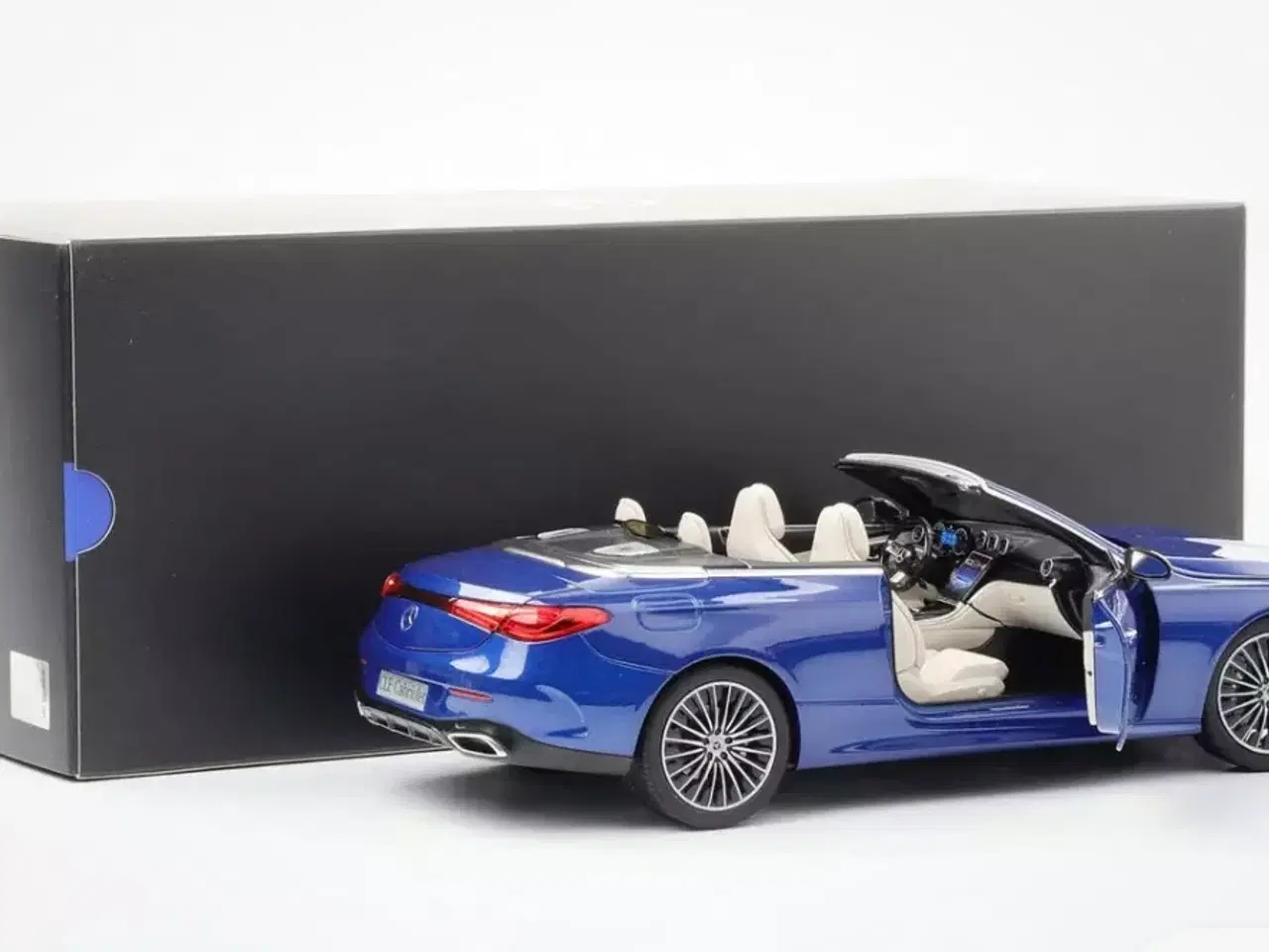 Billede 1 - 1:18 Mercedes CLE Cabriolet 2024