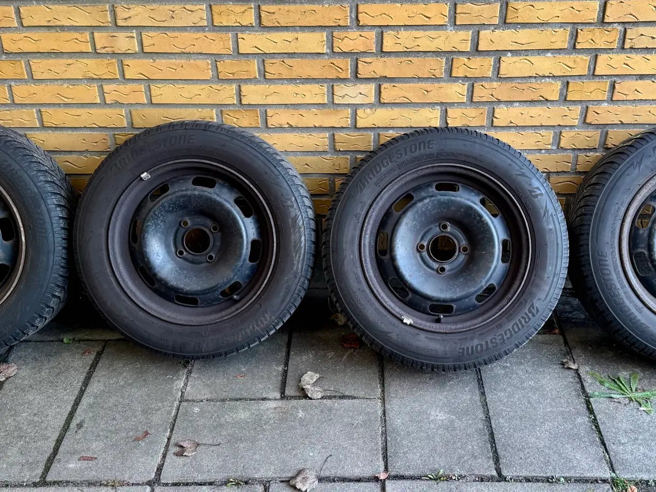 Billede 2 - Bridgestone vinterdæk til Peugeot 208, stålfælge